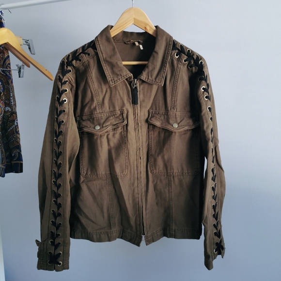FREE PEOPLE Faye Lace Sleeve Cargo Jacket - Picture 2 of 6